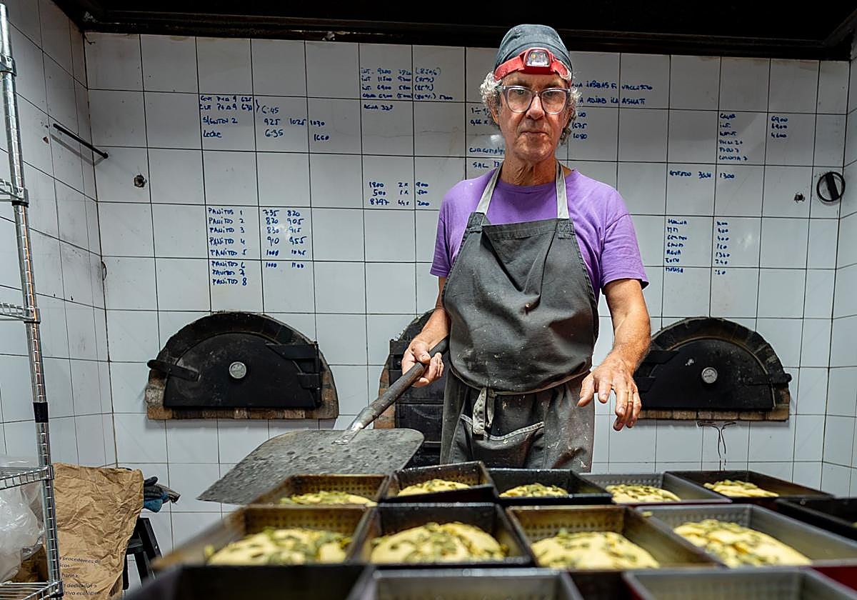 Lisandro Cabrera Sall apagó este domingo su obrador del Mercado Ecológico de Valleseco.