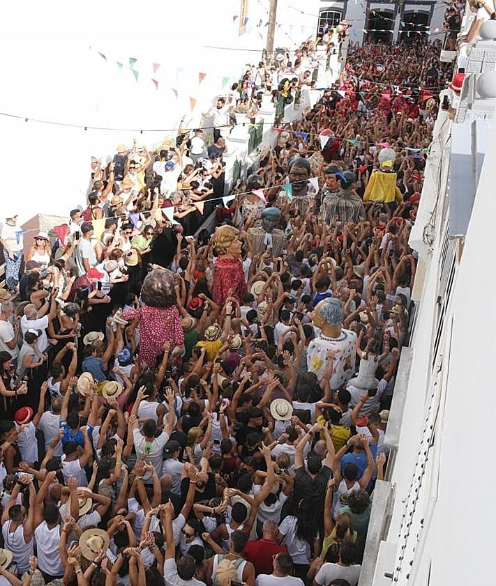 Imagen secundaria 2 - La Rama hace estallar de júbilo a Agaete