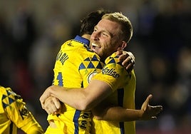 Oli McBurnie vistiendo la camiseta de la UD Las Palmas.