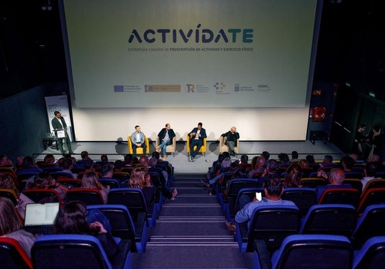 Mesa redonda técnica en la presentación de Activídate en el Museo Elder.