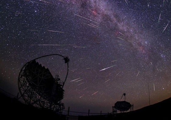 Las perseidas vistas desde el Observatorio del Roque de los Muchachos, en La Palma.