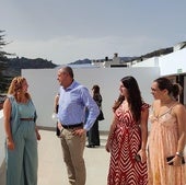 Isabel Mena, consejera del Cabildo, visitó el Hogar Funcional de Teror junto al alcalde municipal, José Agustín Arencibia.