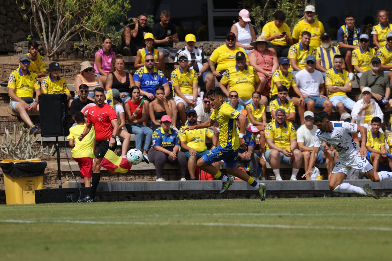 Pasión y rivalidad en el derbi canario: UD Las Palmas - CD Tenerife