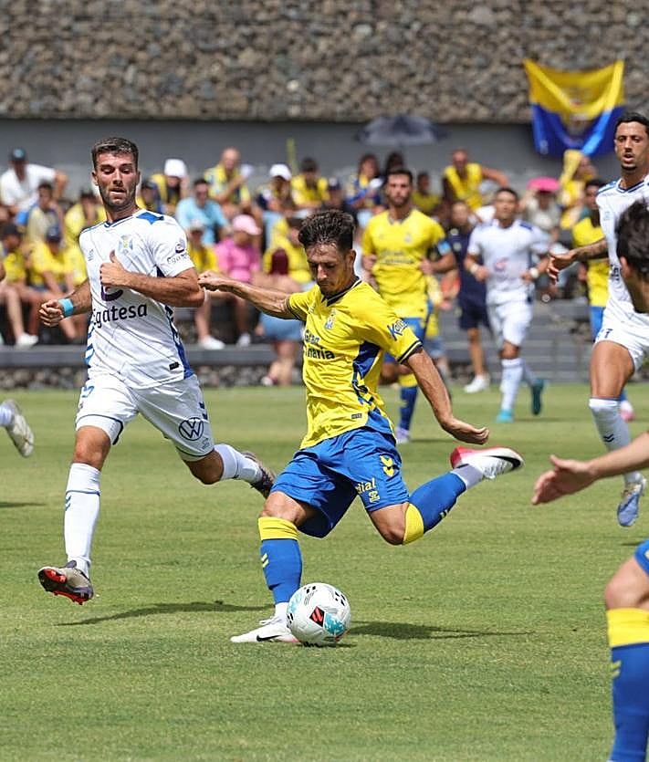 Imagen secundaria 2 - La UD gana, golea y avanza