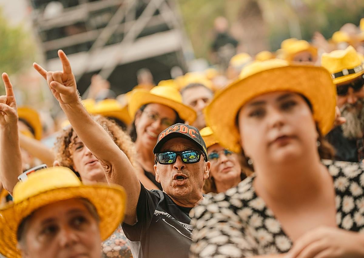 Imagen secundaria 1 - Distintos momentos del festival, este sábado, en Arucas.