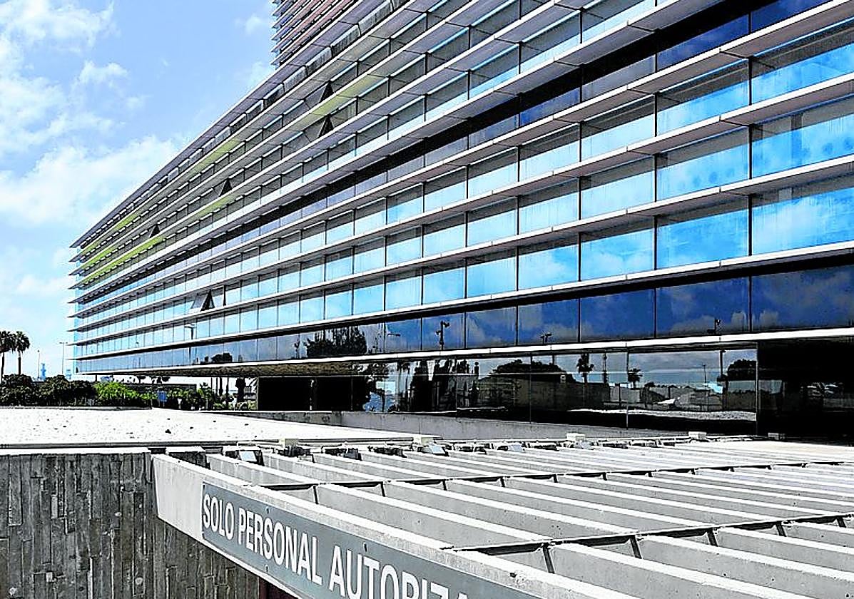 Fachada principal de la Ciudad de la Justicia.