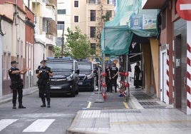 Imagen del registro policial de este lunes en la calle Molino de Viento, en Las Palmas de Gran Canaria.