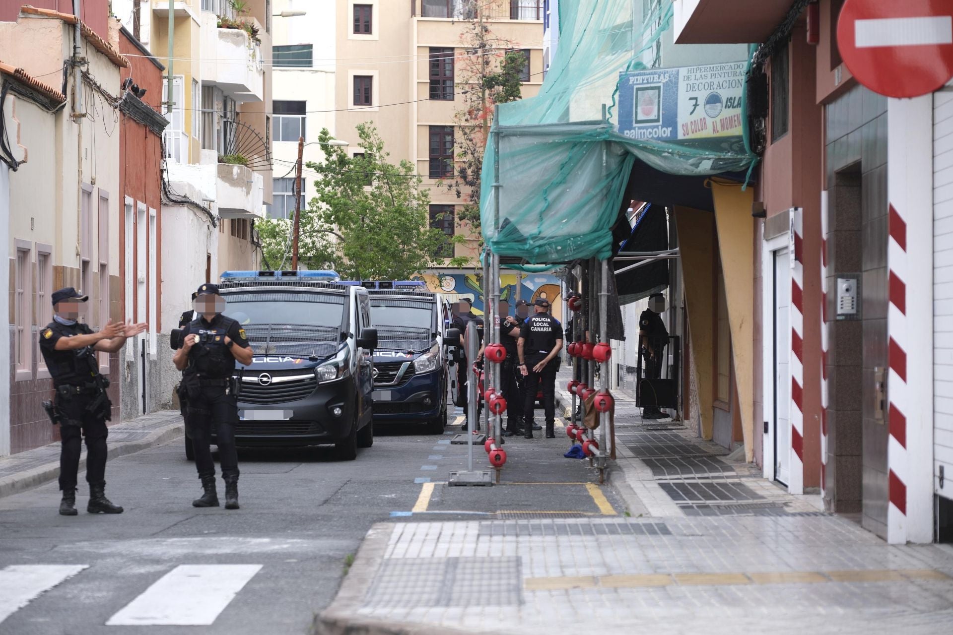 Imagen del registro policial de este lunes en la calle Molino de Viento, en Las Palmas de Gran Canaria.