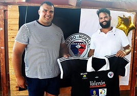 Kevin Acosta, con el presidente Jaime Morales.