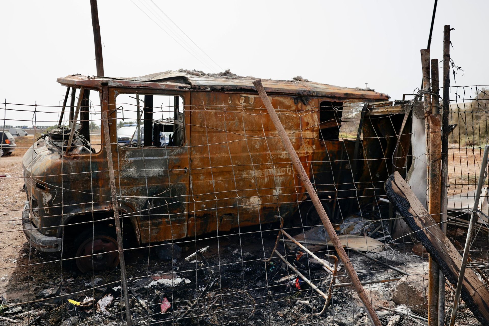 Así quedó el vehículo en el que murió un hombre calcinado en Ojos de Garza