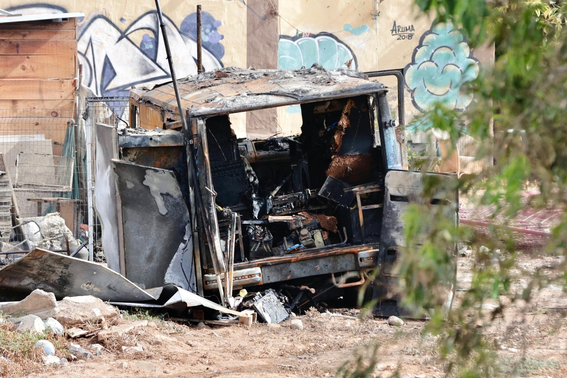 Así quedó el vehículo en el que murió un hombre calcinado en Ojos de Garza