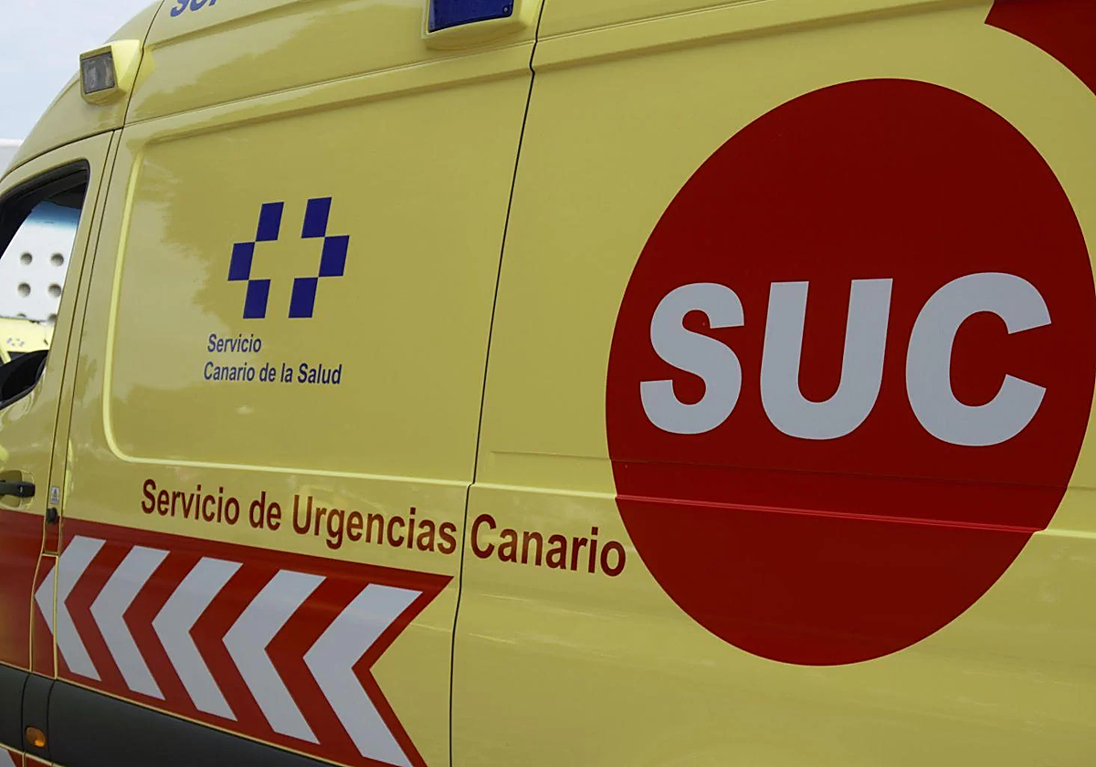 Imagen de una ambulancia del Servicio de Urgencias Canario.