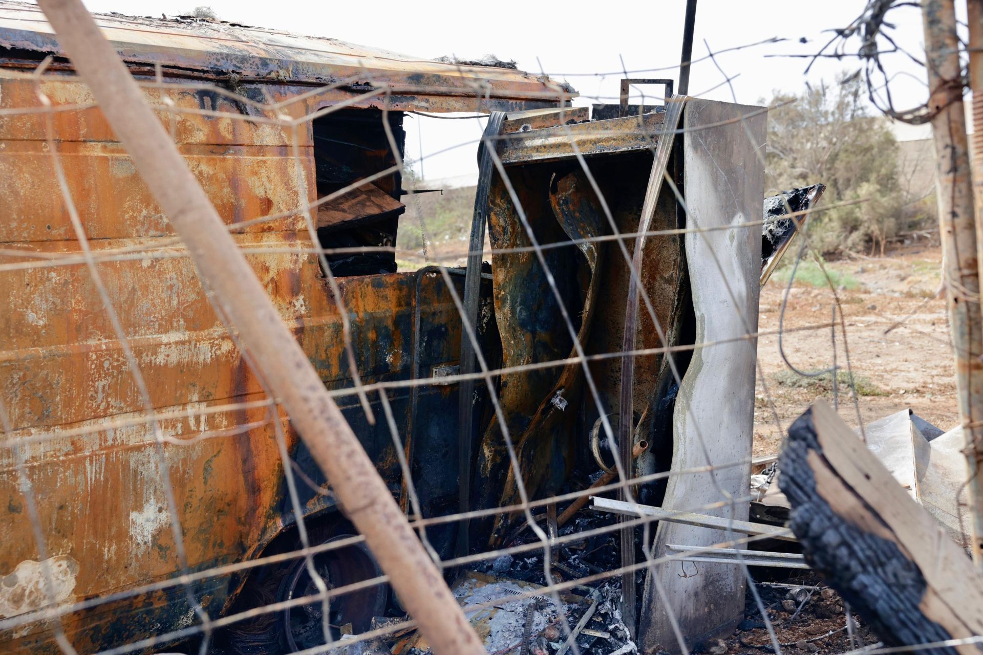 Así quedó el vehículo en el que murió un hombre calcinado en Ojos de Garza