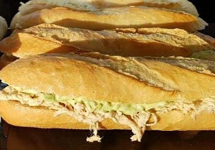 Bocadillo de pollo y aguacate de Di Nardi.