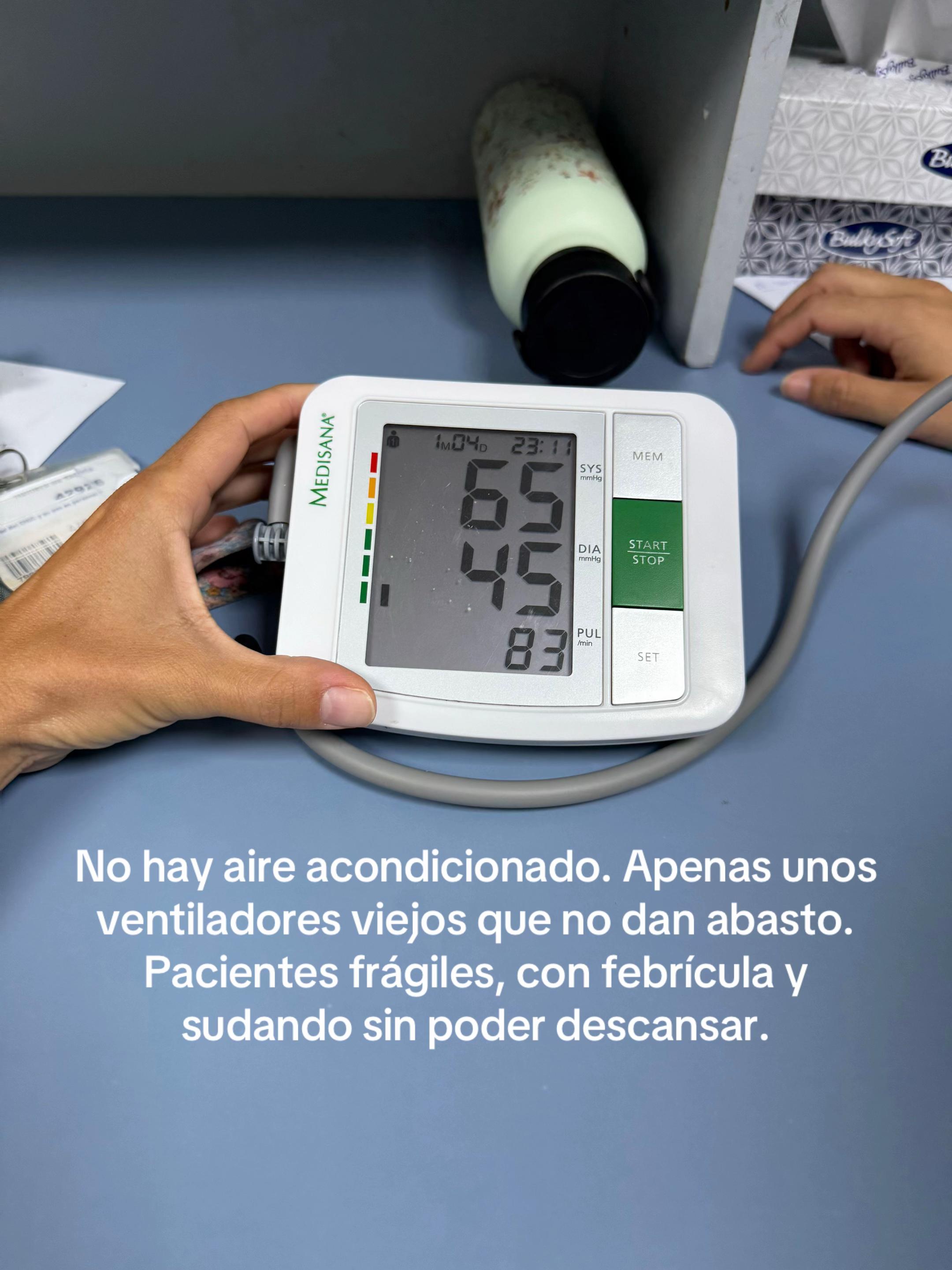 Imagen secundaria 1 - Imágenes de redes sociales de los sanitarios