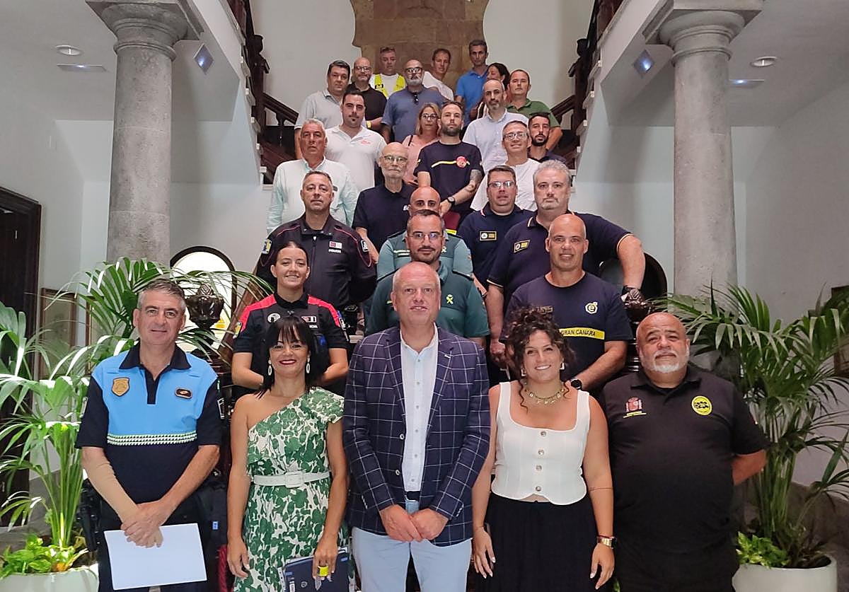 Participantes en la reunión del dispositivo de seguridad de las Fiestas del Pino.