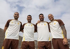 Imagen de los capitanes de la UD.