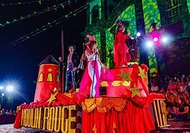 Una de las carrozas participantes en la cabalgata celebrada este miércoles en Guía.