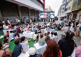 Imagen de la sesión de 'Cine de verano' en la Plaza del Pilar en Guanarteme.
