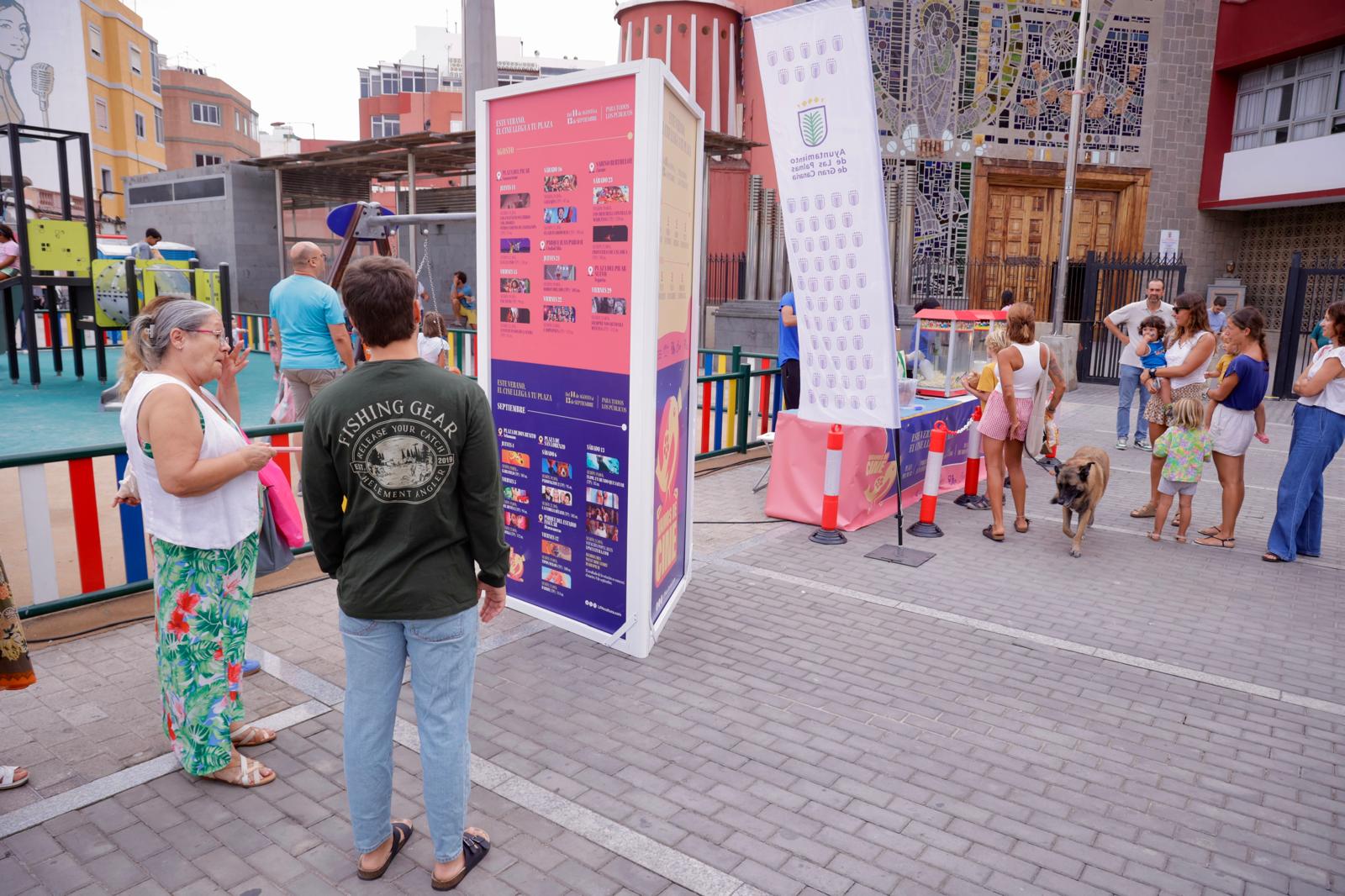 El &#039;Cine de Verano&#039; llena la Plaza del Pilar en Guanarteme