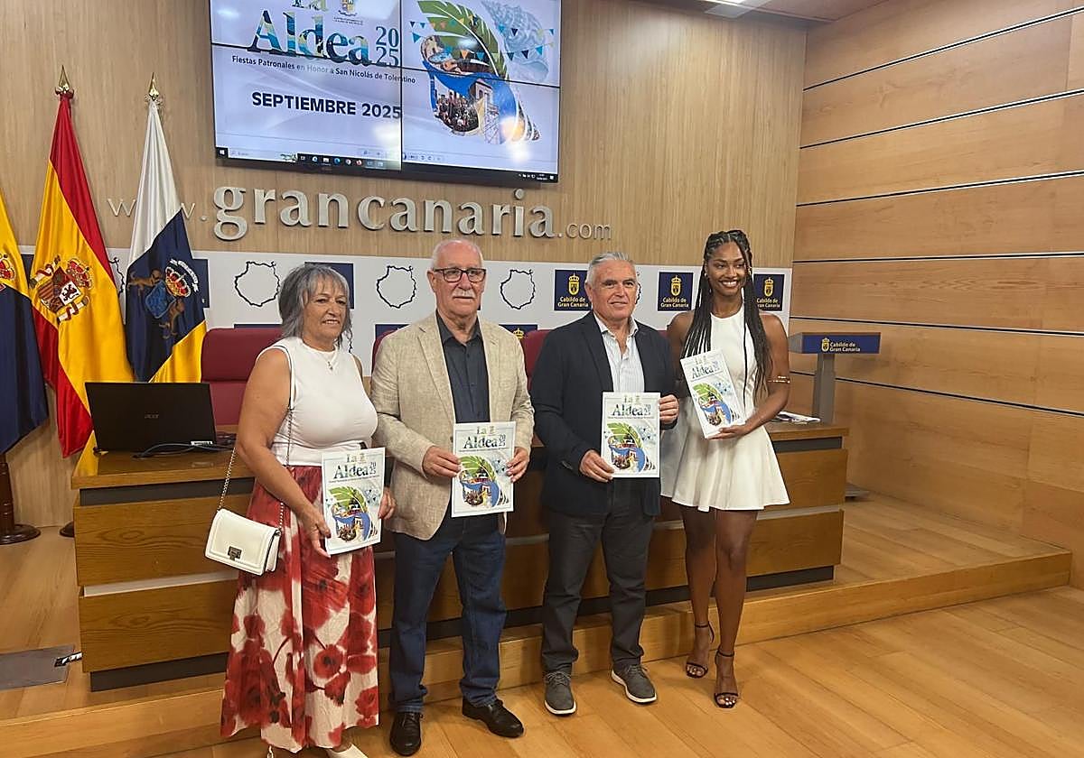 Presentación de las fiestas patronales en honor a San Nicolás de Tolentino.