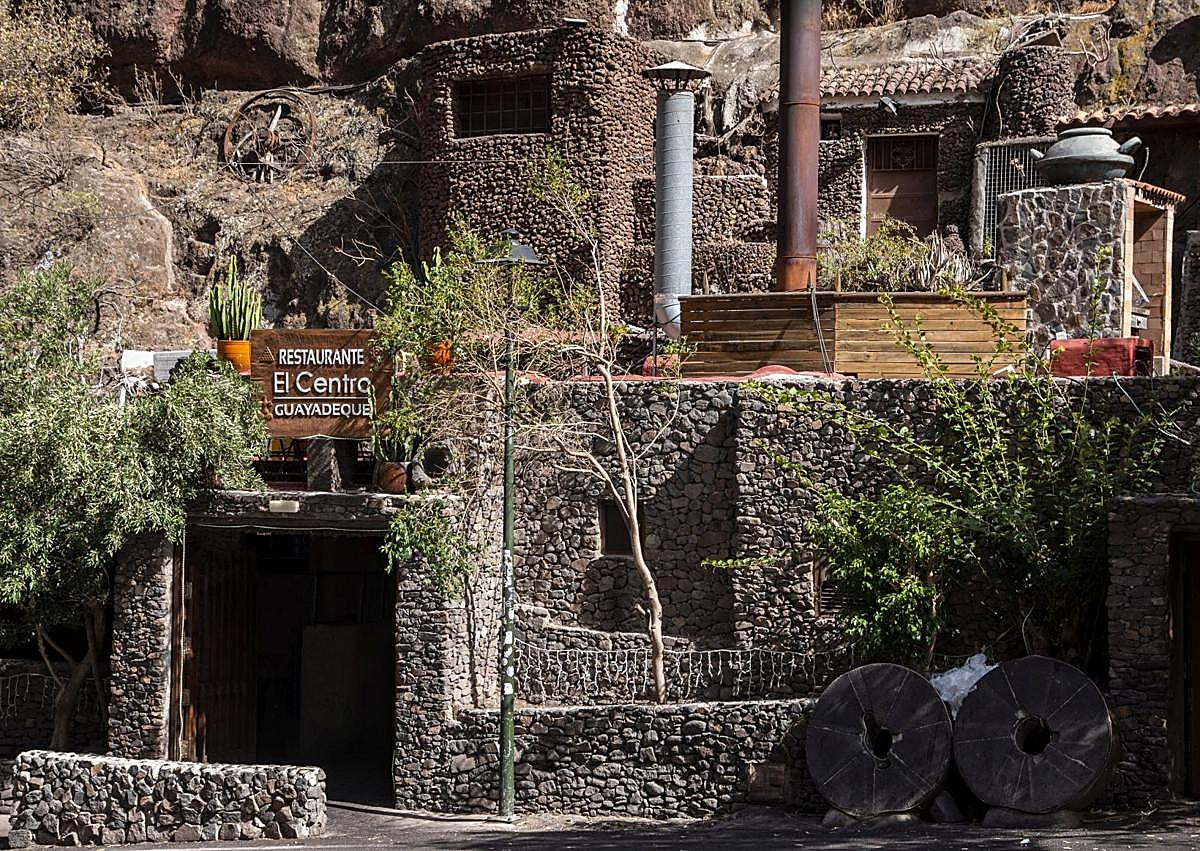 Imagen secundaria 1 - Guayadeque: cuevas, gastronomía y corazón isleño