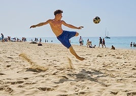 Las actividades en la playa se desarrollan en horario de mañana y tarde.