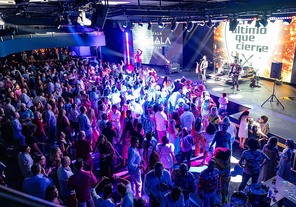 Imagen principal - La Fiesta Revive los 80s en Sala Scala reúne a más de 400 personas en una noche inolvidable de música, sorpresas y diversión