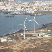 Vista aérea de Corralejo, desde la desaladora del CAAF, en el charco de Bristol.