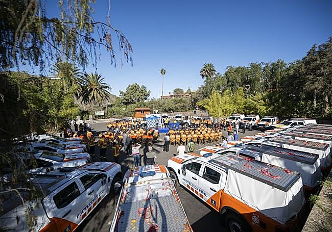 Acto de presentación de nuevos vehículos de Protección Civil.
