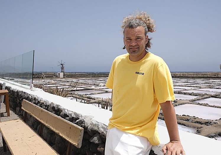 Manuel Navarro, salinero de las Salinas de Tenefé.