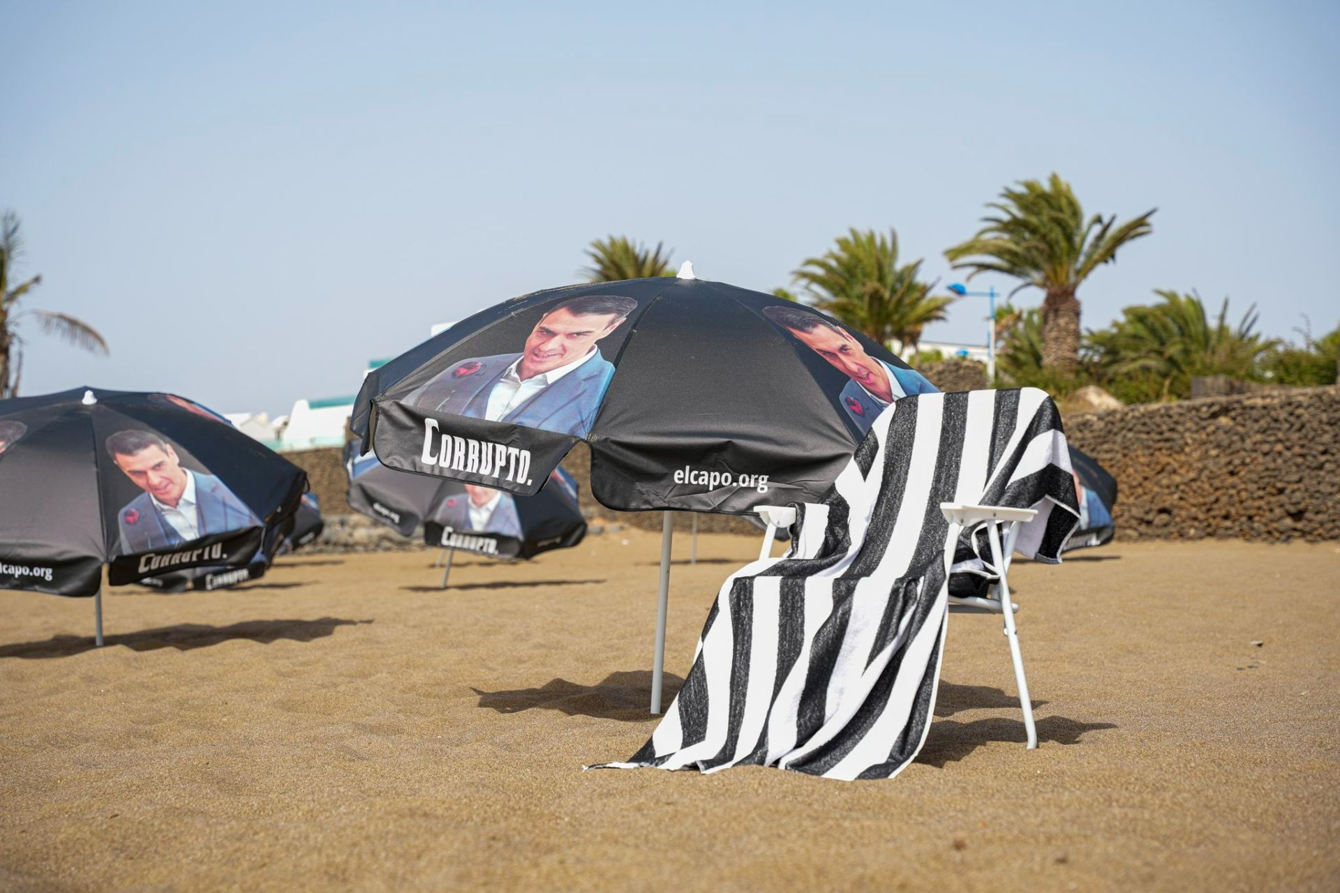 Así ha amanecido la playa de La Mareta.