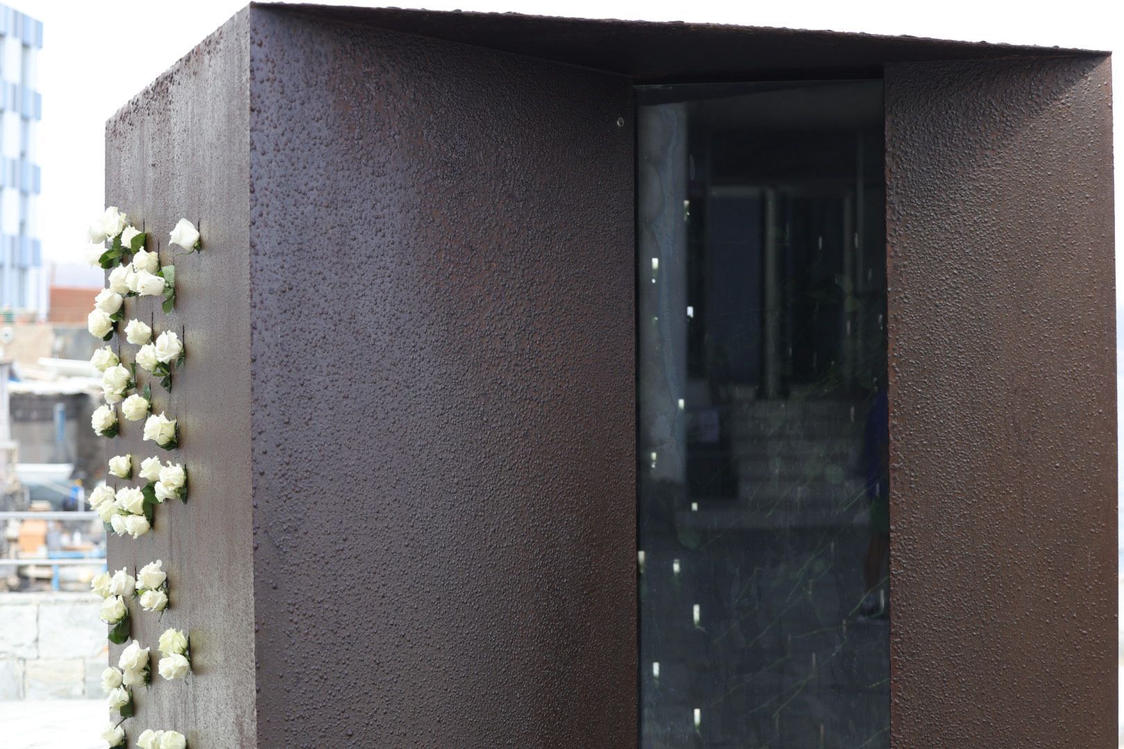 17 años de lágrimas por las víctimas del JK5022