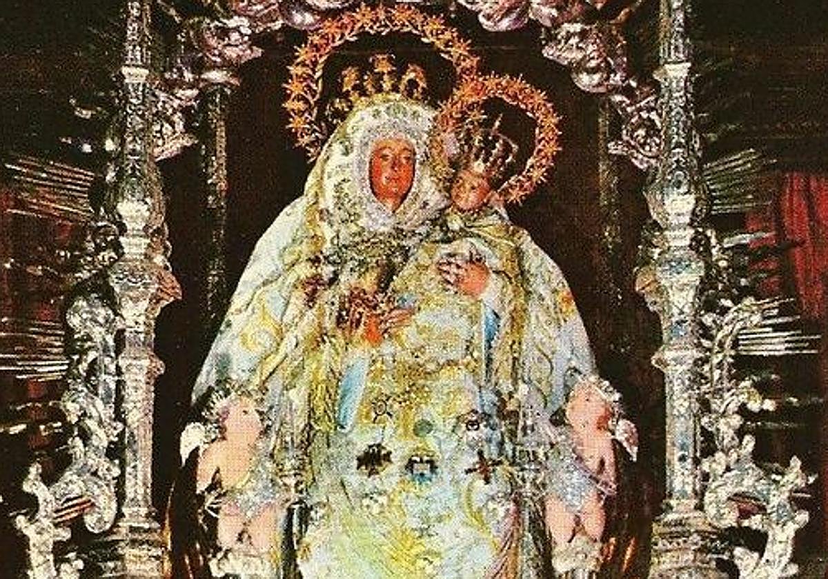 La Virgen del Pino vistiendo el manto celeste por última vez
