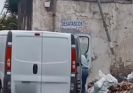 La colaboración vecinal permitió identificar el vehículo implicado en los hechos.