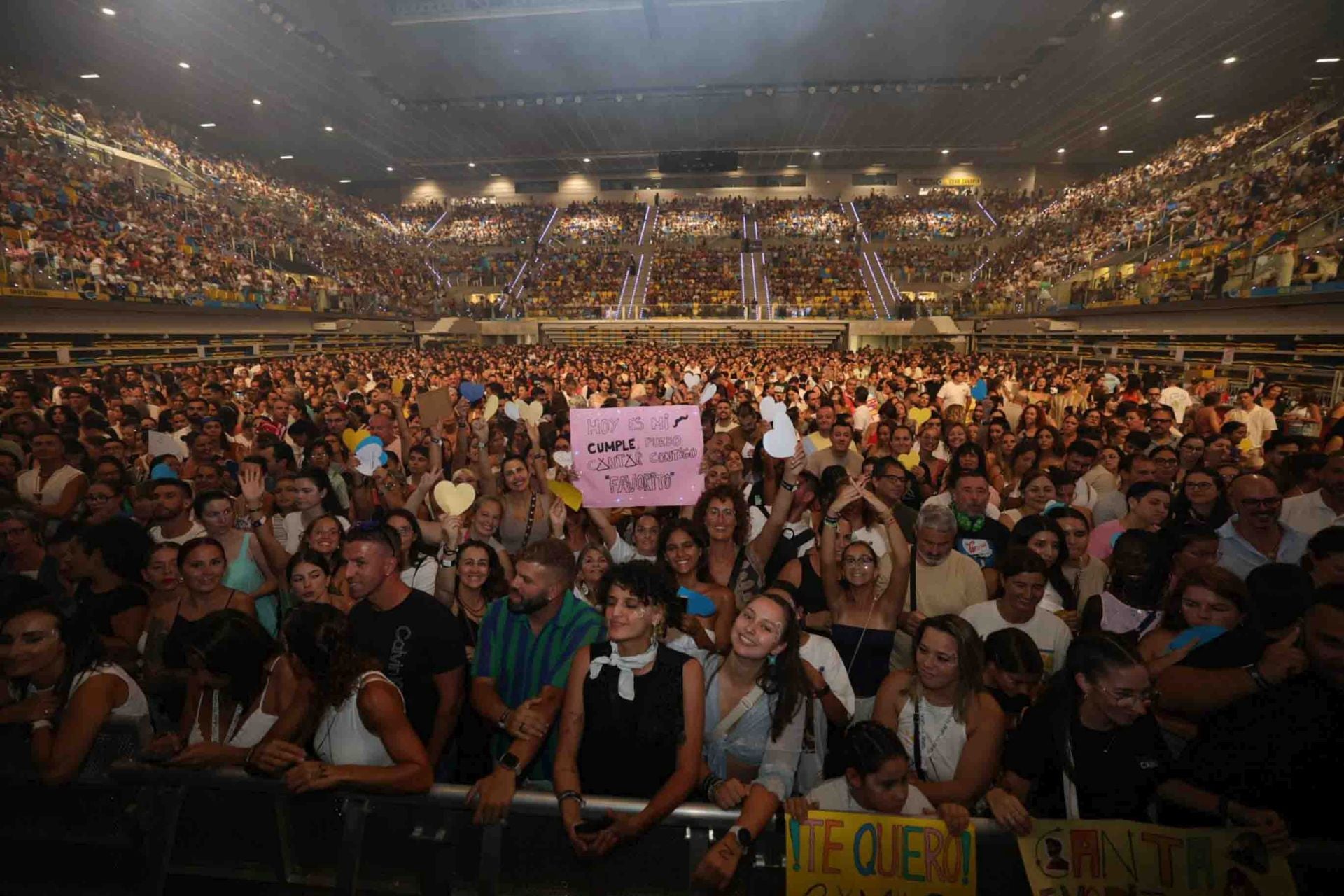 Camilo conquista a &#039;La Tribu&#039; en el Gran Canaria Arena