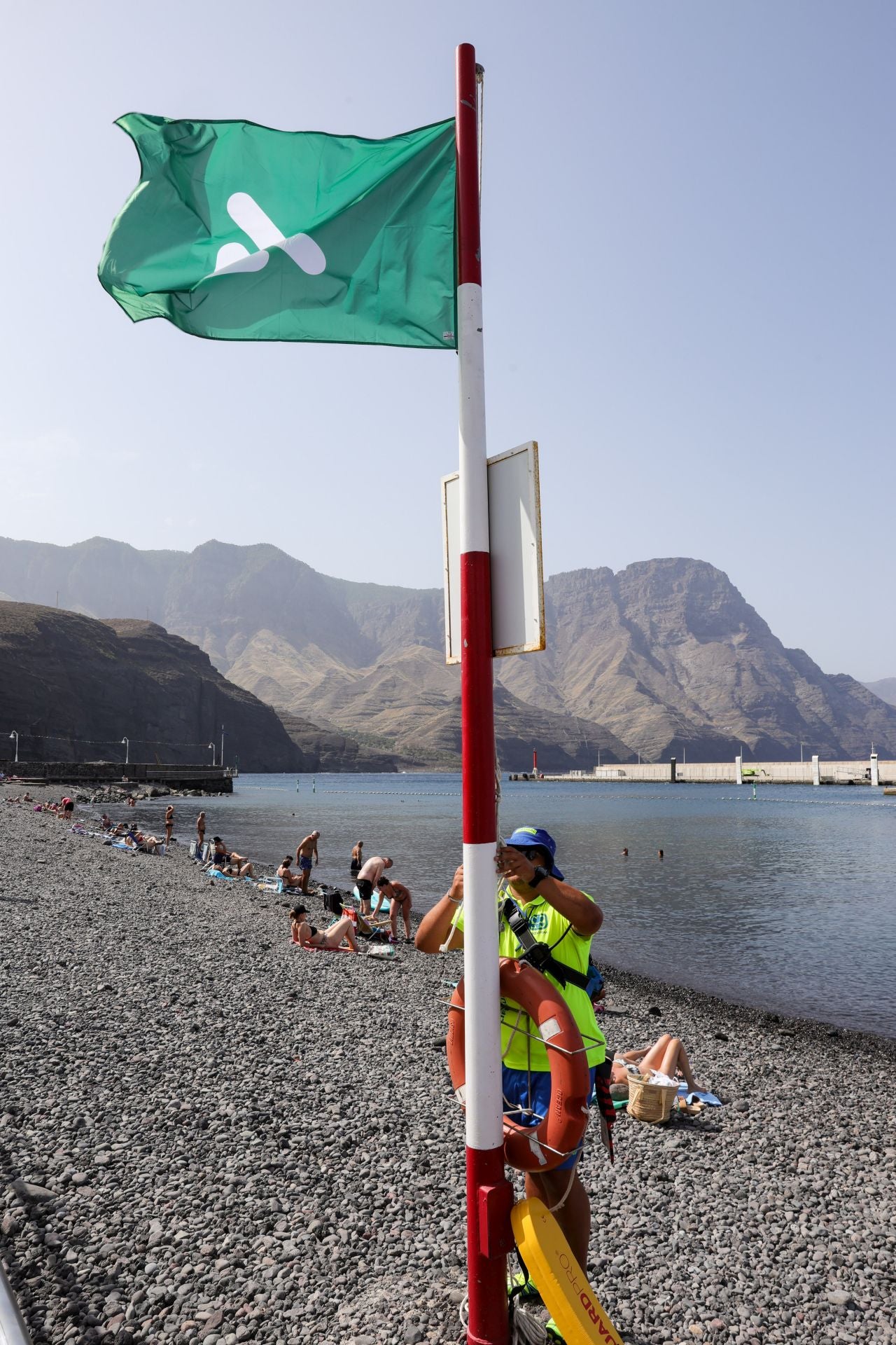 Imagen secundaria 2 - Aciertos y vacíos en las labores de socorrismo en el litoral del norte