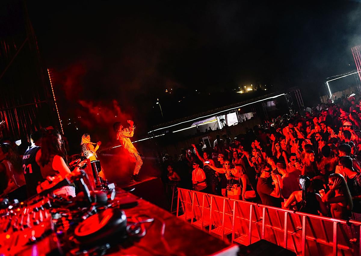 Imagen secundaria 1 - Distinto momentos de Sansa XL, en Maspalomas.