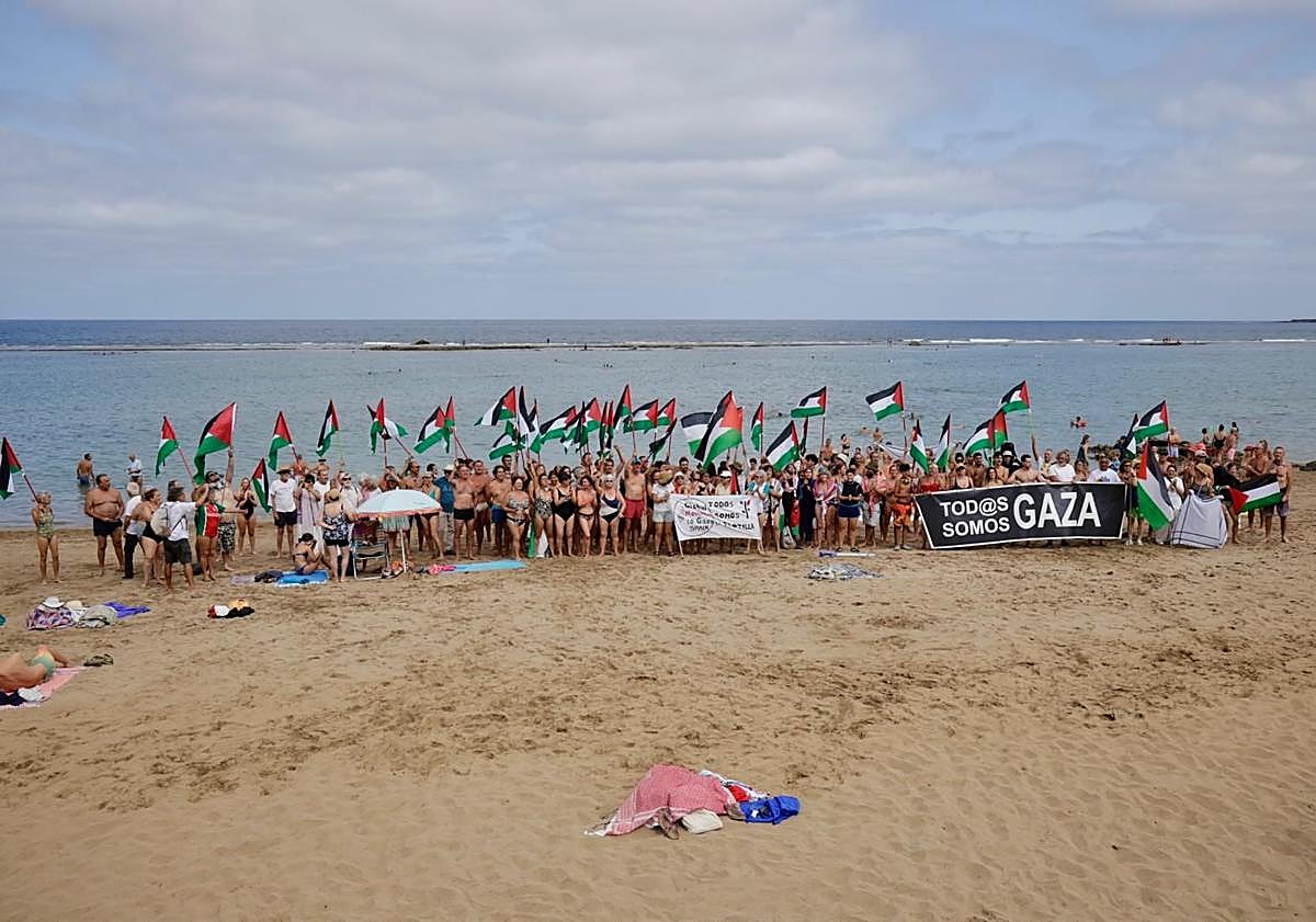 Imagen principal - Imágenes de la concentración.