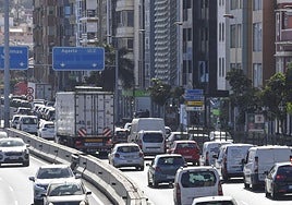 Imagen de archivo de un atasco en la avenida Marítima de la capital grancanaria.