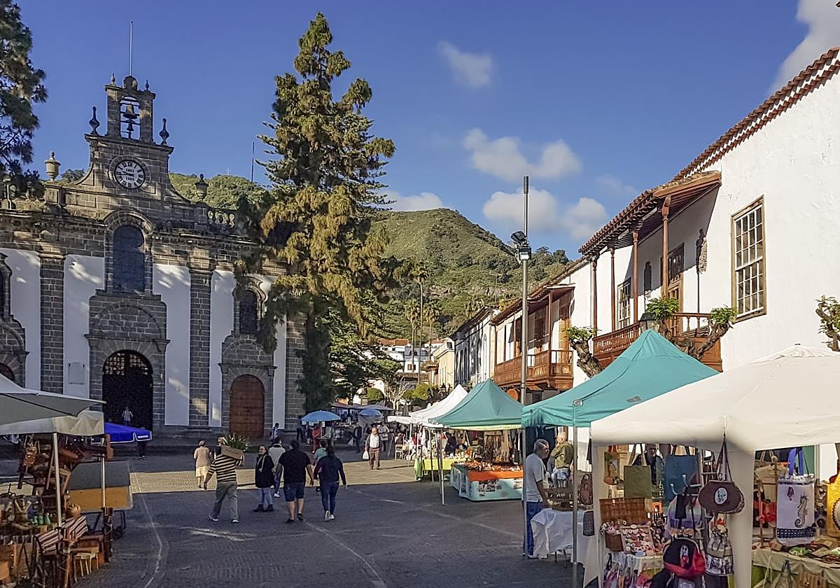Vista del casco histórico de la villa de Teror.