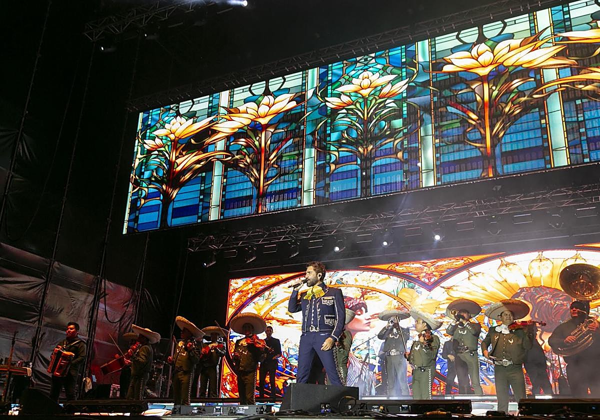 Actuación de Alejandro Fernández, la noche del lunes.