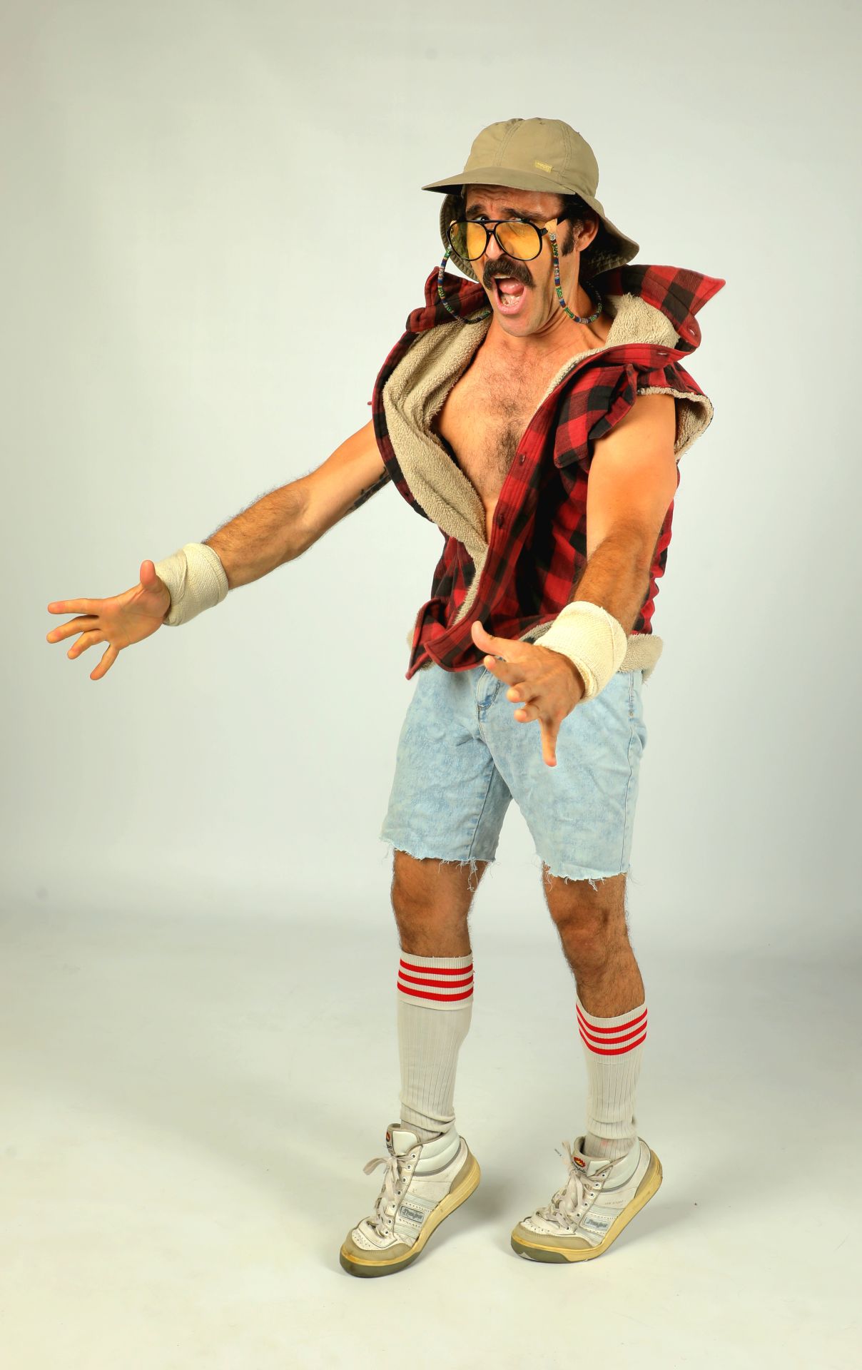 Wilbur, alias del gimnasta y artista Víctor Ortiz, protagoniza «Piensa en Wilbur».