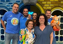 La alcaldesa de San Sebastián de La Gomera, Angélica Padilla, junto al equipo.