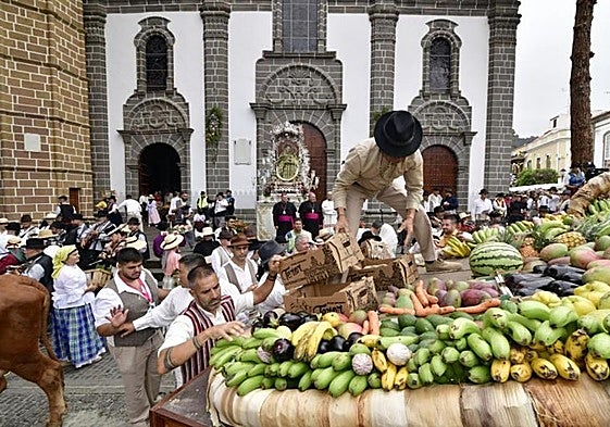 Un momento de la romería-ofrenda del Pino de 2024.