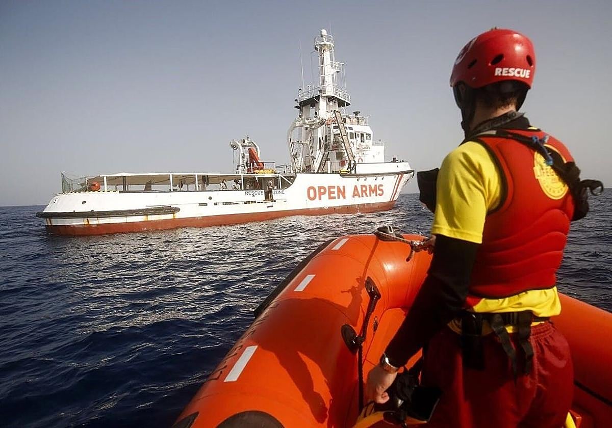 El barco de Open Arms ya está en Tenerife