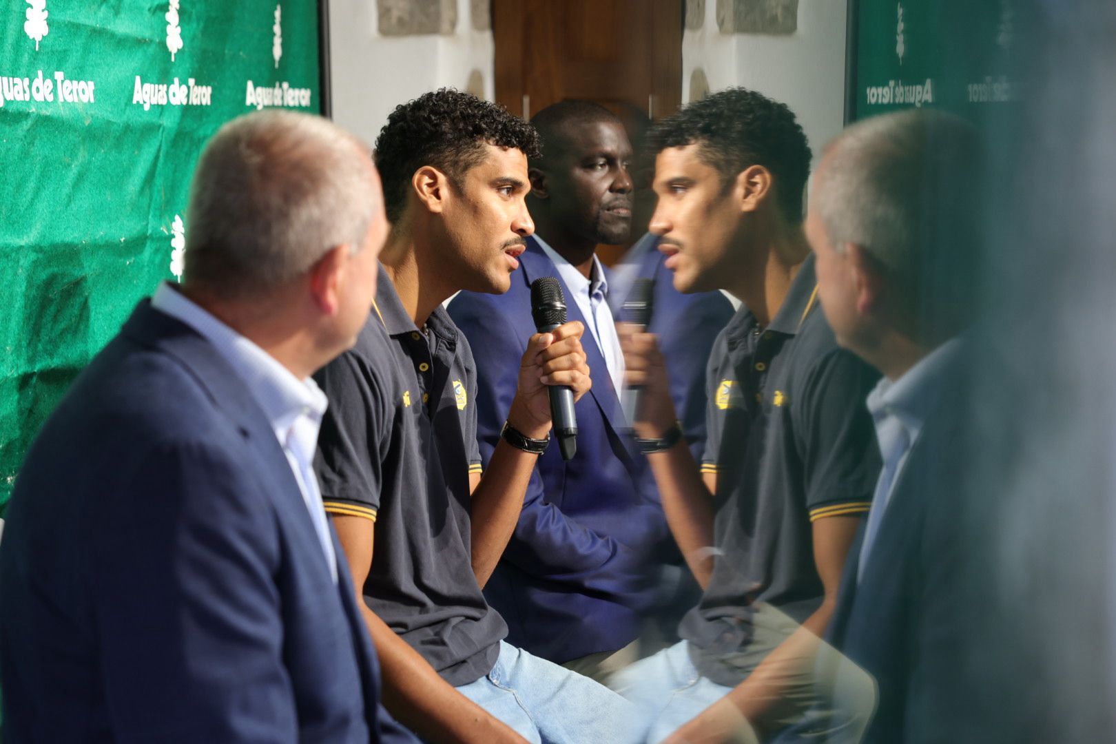 Labeirye ya piensa en amarillo