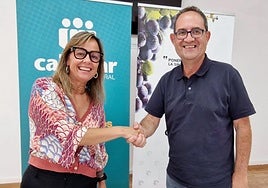 Firma del convenio entre Cajamar y AVIBO.