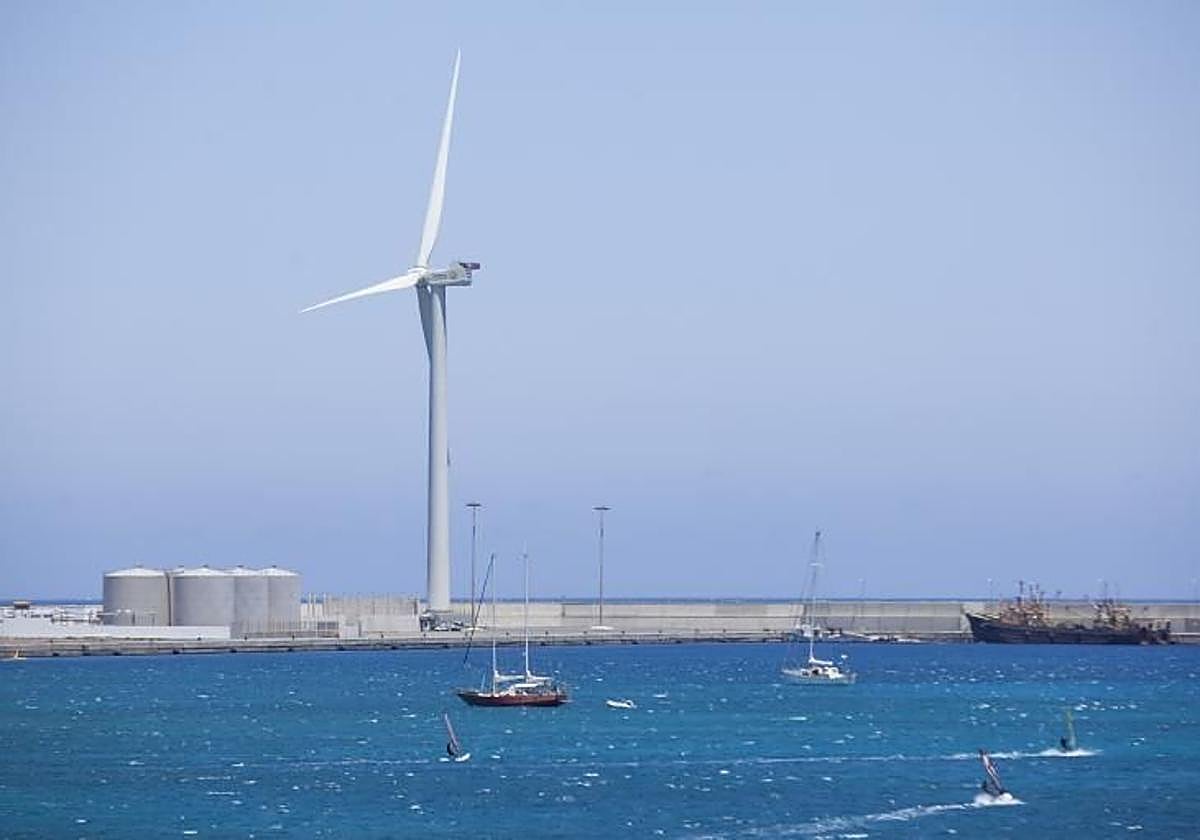 Vista de la dársena interior del puerto de Arinaga.