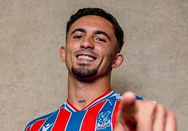 Yeremy Pino con la camiseta del Crystal Palace.